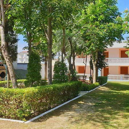 Vila Gridi- Apartamente Me Qera 斯比勒 外观 照片