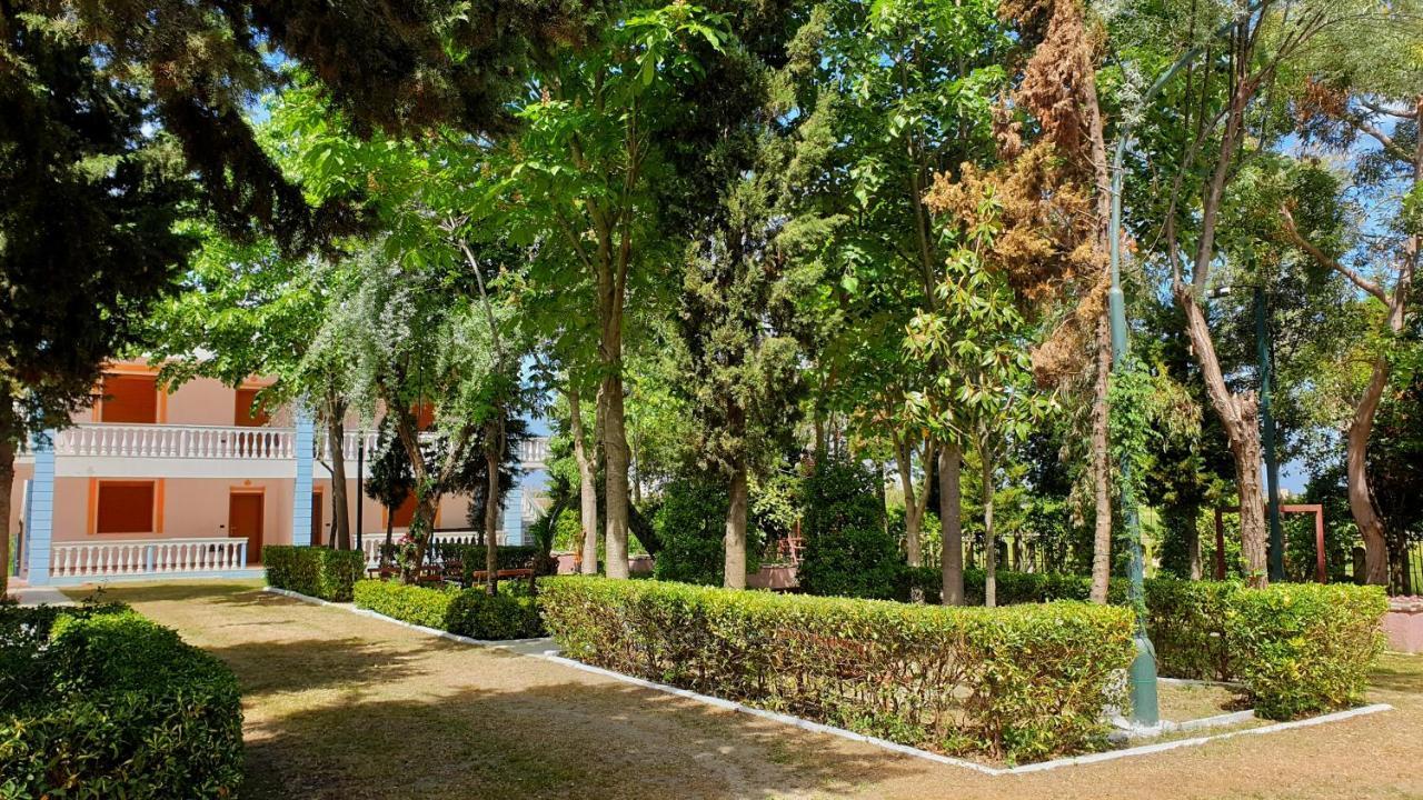 Vila Gridi- Apartamente Me Qera 斯比勒 外观 照片