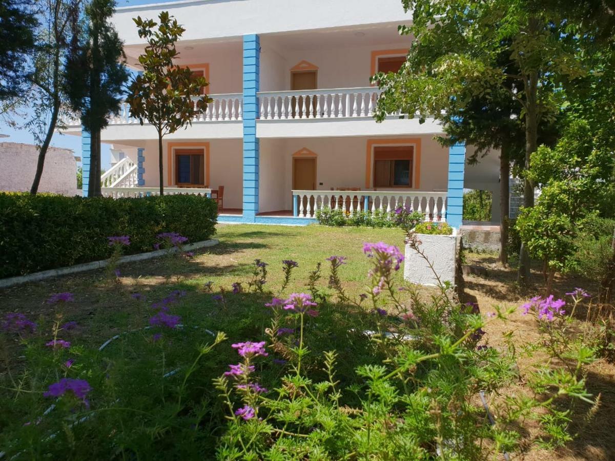 Vila Gridi- Apartamente Me Qera 斯比勒 外观 照片